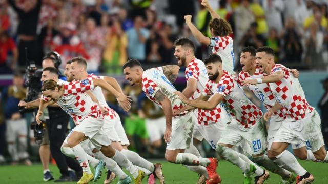 4541513-2022-12-09T180639Z_1090222738_UP1EIC91EB1YY_RTRMADP_3_SOCCER-WORLDCUP-CRO-BRA-REPORT.jpg
